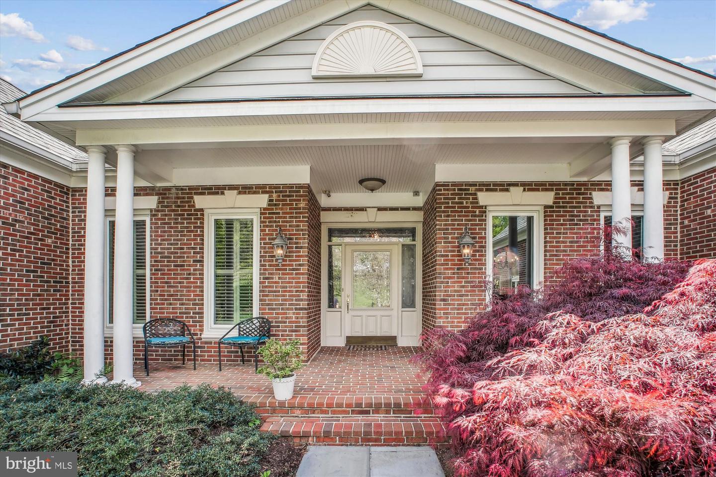 10601 LITTLE RUN FARM CT, VIENNA, Virginia 22182, 5 Bedrooms Bedrooms, ,3 BathroomsBathrooms,Residential,For sale,10601 LITTLE RUN FARM CT,VAFX2237152 MLS # VAFX2237152