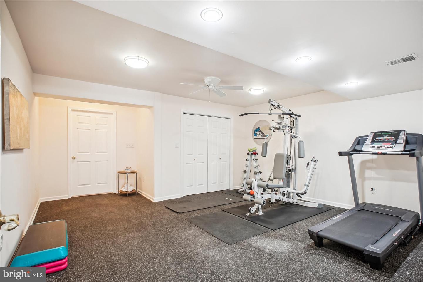 10601 LITTLE RUN FARM CT, VIENNA, Virginia 22182, 5 Bedrooms Bedrooms, ,3 BathroomsBathrooms,Residential,For sale,10601 LITTLE RUN FARM CT,VAFX2237152 MLS # VAFX2237152