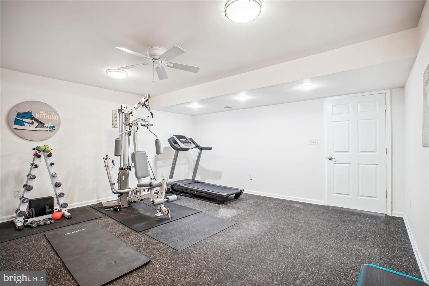10601 LITTLE RUN FARM CT, VIENNA, Virginia 22182, 5 Bedrooms Bedrooms, ,3 BathroomsBathrooms,Residential,For sale,10601 LITTLE RUN FARM CT,VAFX2237152 MLS # VAFX2237152