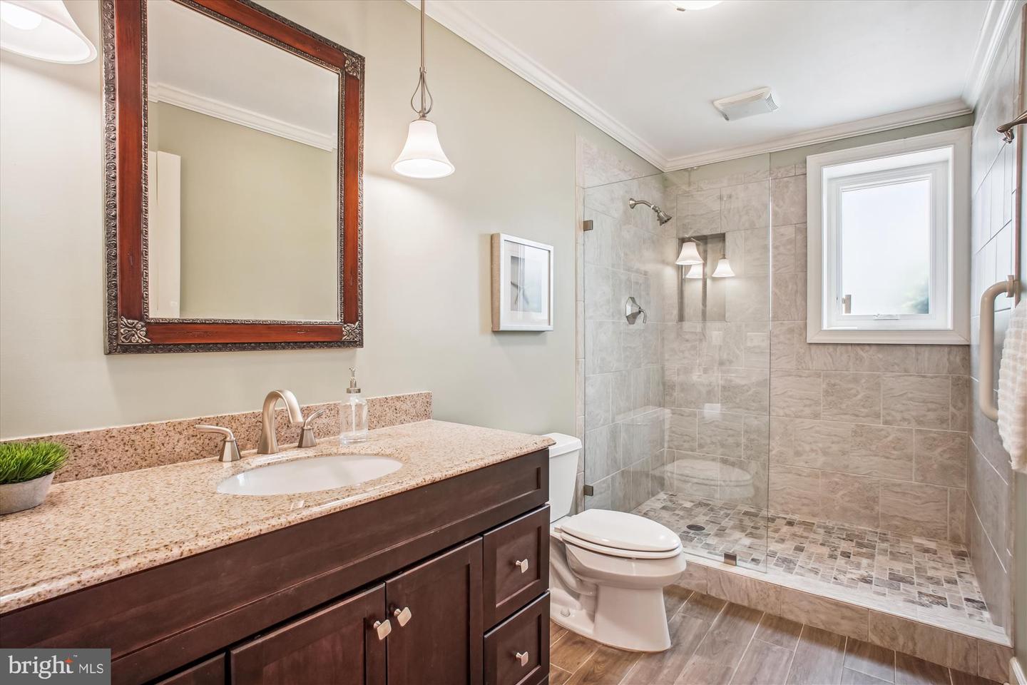 10601 LITTLE RUN FARM CT, VIENNA, Virginia 22182, 5 Bedrooms Bedrooms, ,3 BathroomsBathrooms,Residential,For sale,10601 LITTLE RUN FARM CT,VAFX2237152 MLS # VAFX2237152