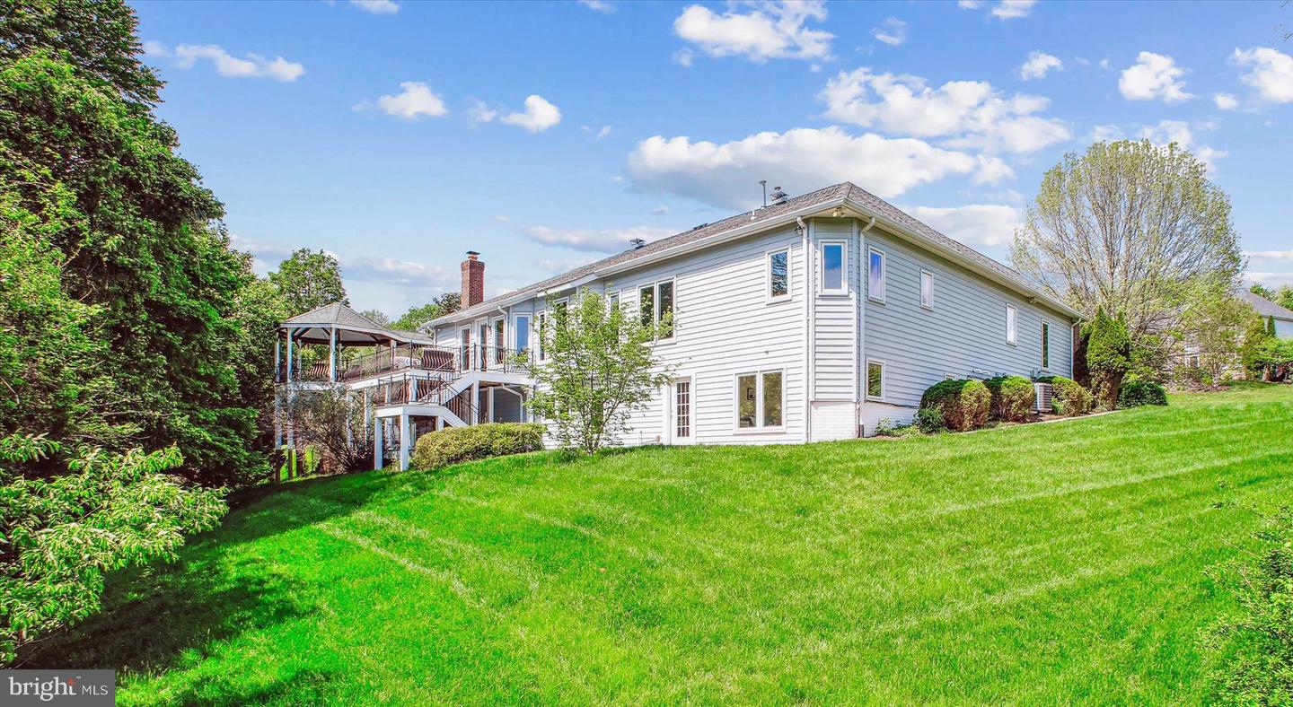 10601 LITTLE RUN FARM CT, VIENNA, Virginia 22182, 5 Bedrooms Bedrooms, ,3 BathroomsBathrooms,Residential,For sale,10601 LITTLE RUN FARM CT,VAFX2237152 MLS # VAFX2237152