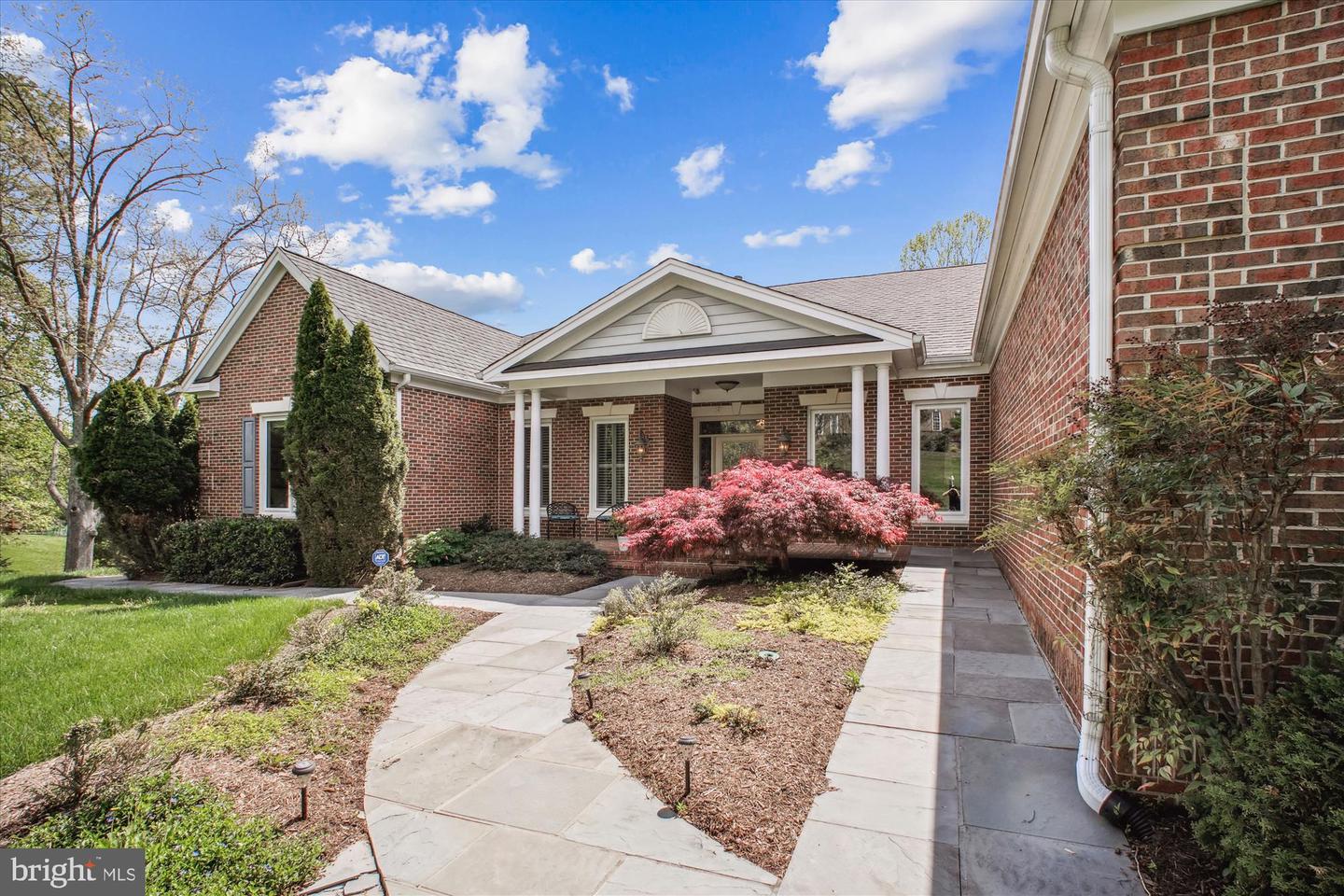10601 LITTLE RUN FARM CT, VIENNA, Virginia 22182, 5 Bedrooms Bedrooms, ,3 BathroomsBathrooms,Residential,For sale,10601 LITTLE RUN FARM CT,VAFX2237152 MLS # VAFX2237152