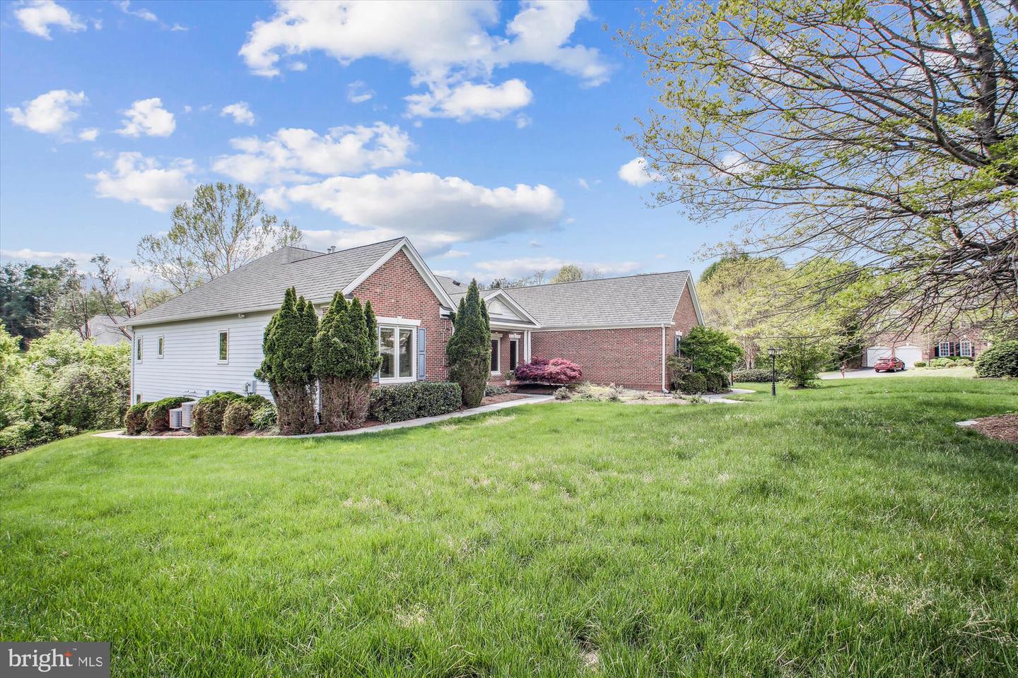 10601 LITTLE RUN FARM CT, VIENNA, Virginia 22182, 5 Bedrooms Bedrooms, ,3 BathroomsBathrooms,Residential,For sale,10601 LITTLE RUN FARM CT,VAFX2237152 MLS # VAFX2237152