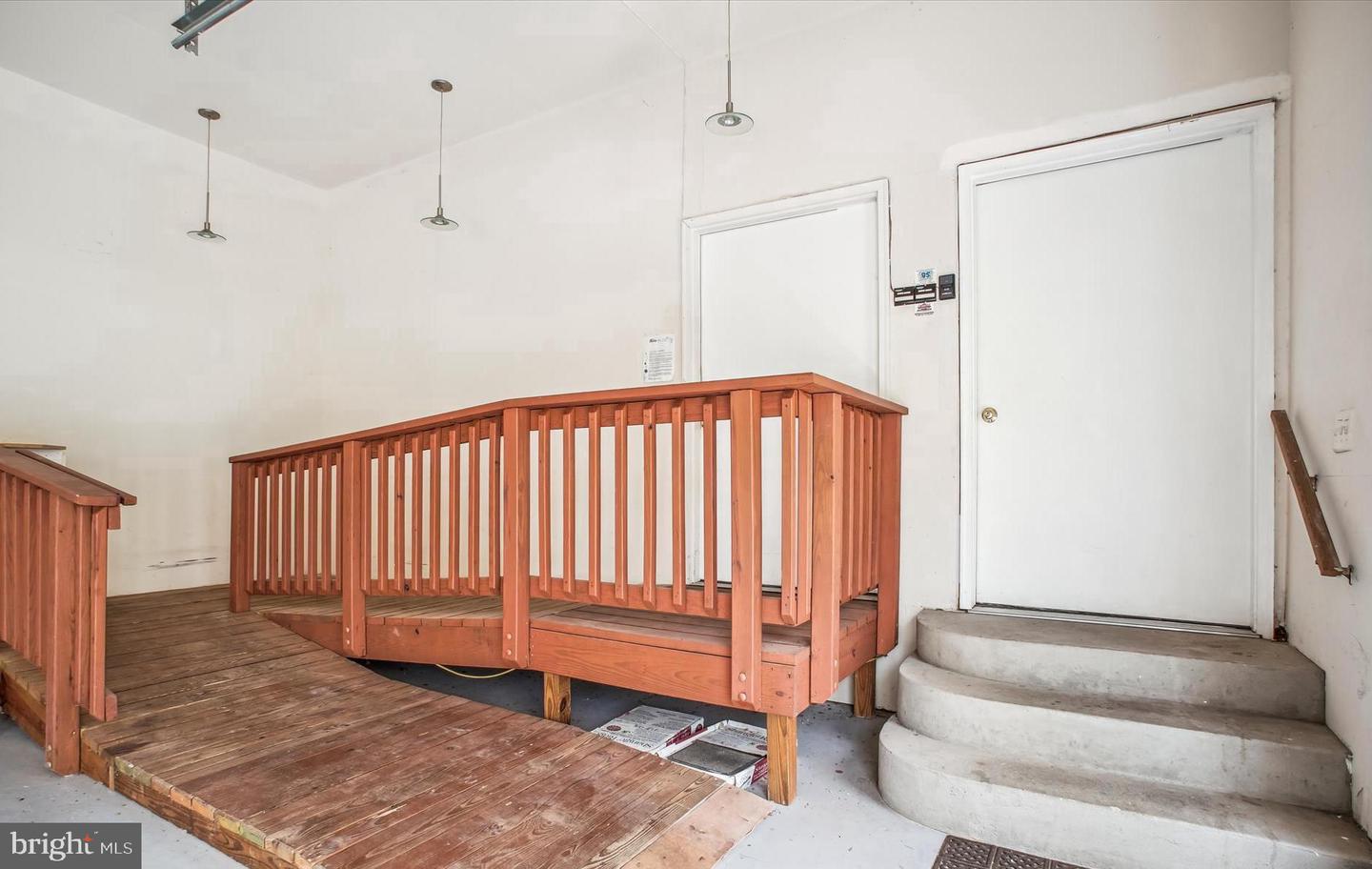 10601 LITTLE RUN FARM CT, VIENNA, Virginia 22182, 5 Bedrooms Bedrooms, ,3 BathroomsBathrooms,Residential,For sale,10601 LITTLE RUN FARM CT,VAFX2237152 MLS # VAFX2237152