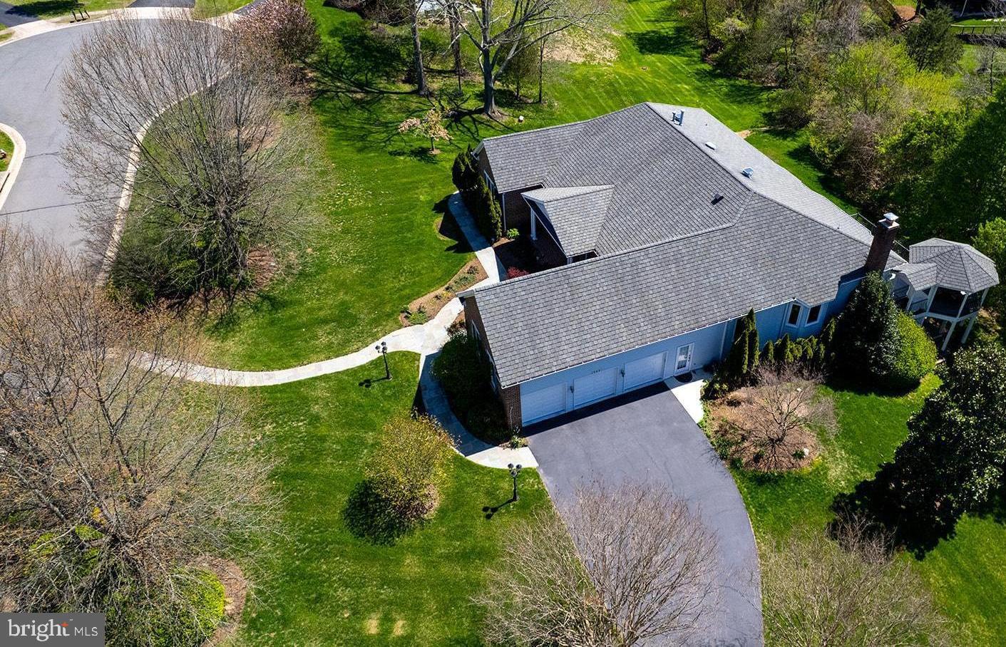 10601 LITTLE RUN FARM CT, VIENNA, Virginia 22182, 5 Bedrooms Bedrooms, ,3 BathroomsBathrooms,Residential,For sale,10601 LITTLE RUN FARM CT,VAFX2237152 MLS # VAFX2237152
