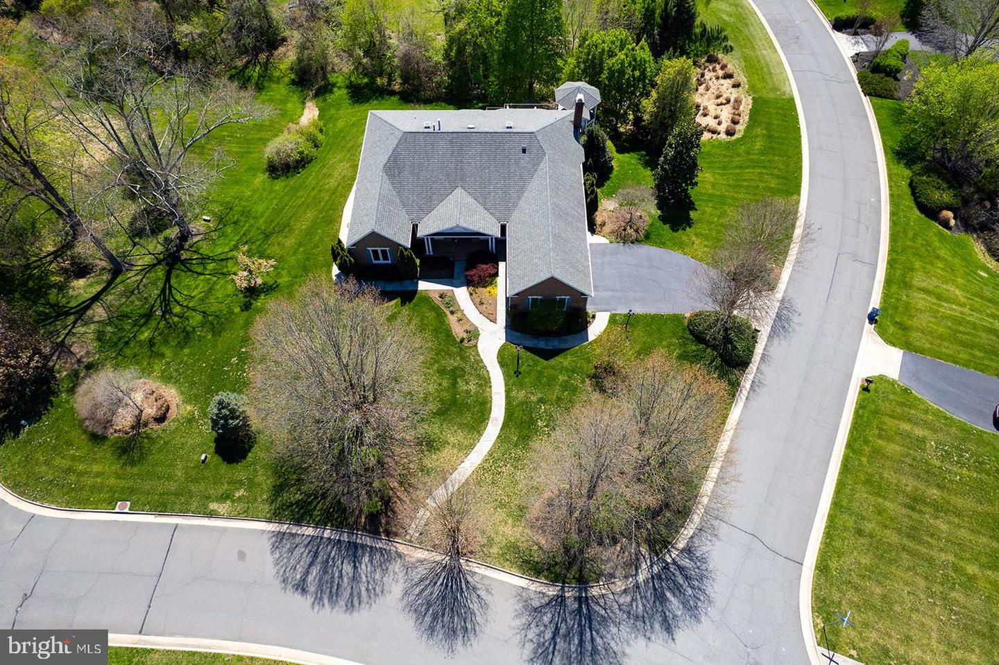 10601 LITTLE RUN FARM CT, VIENNA, Virginia 22182, 5 Bedrooms Bedrooms, ,3 BathroomsBathrooms,Residential,For sale,10601 LITTLE RUN FARM CT,VAFX2237152 MLS # VAFX2237152