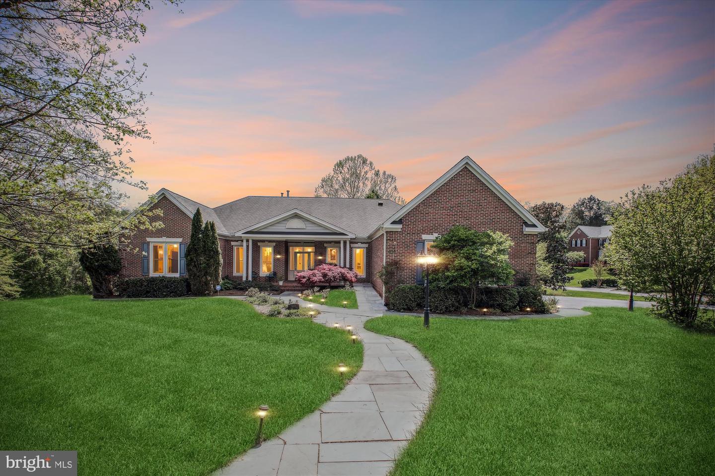 10601 LITTLE RUN FARM CT, VIENNA, Virginia 22182, 5 Bedrooms Bedrooms, ,3 BathroomsBathrooms,Residential,For sale,10601 LITTLE RUN FARM CT,VAFX2237152 MLS # VAFX2237152