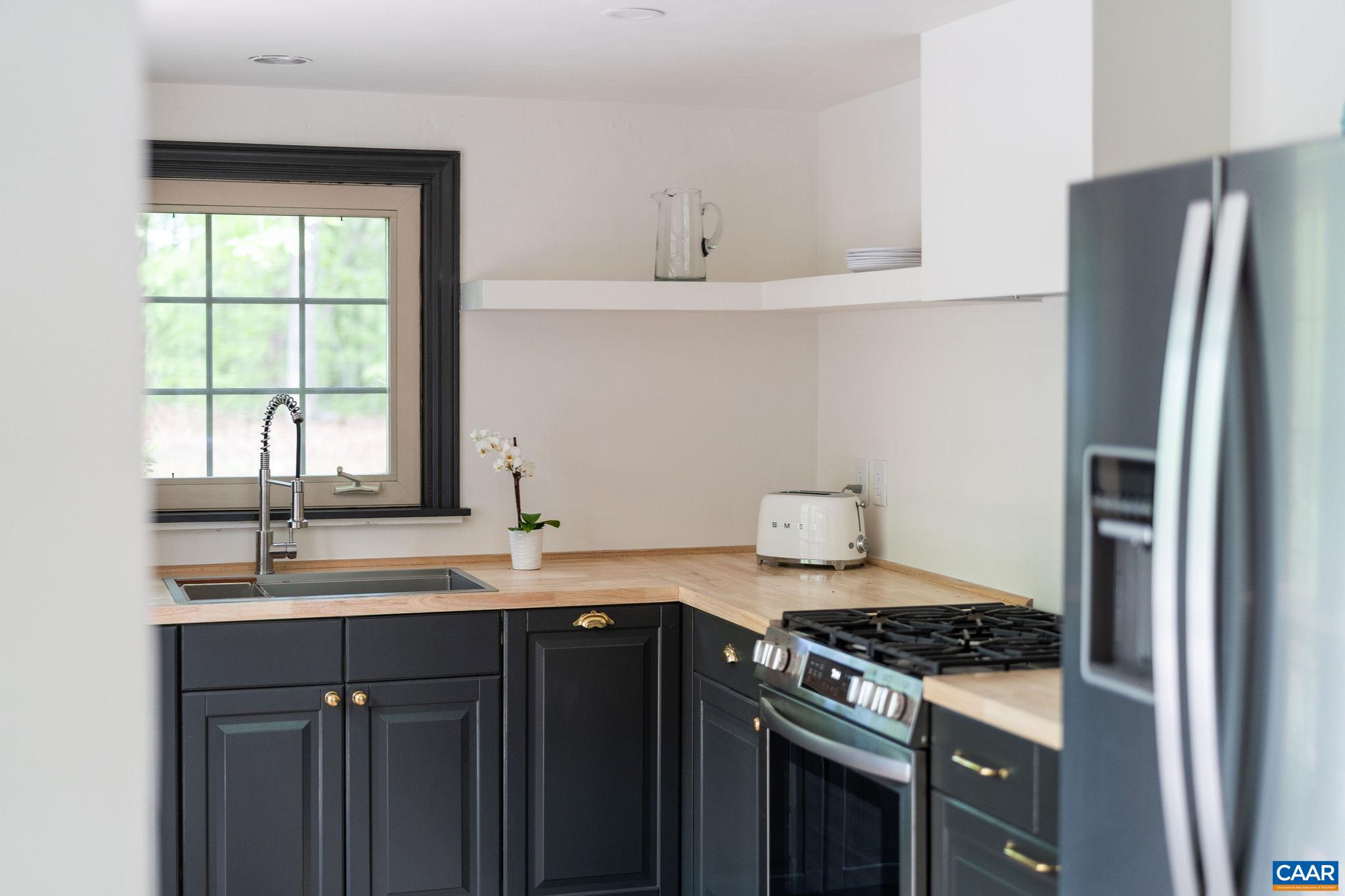 4701 BLENHEIM RD, CHARLOTTESVILLE, Virginia 22902, 1 Bedroom Bedrooms, ,1 BathroomBathrooms,Residential,4701 BLENHEIM RD,664244 MLS # 664244