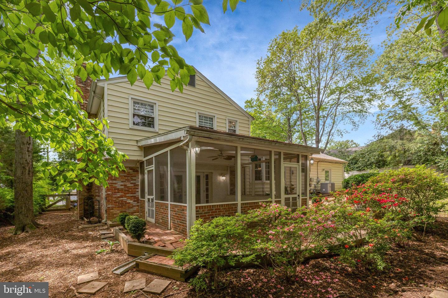 4303 S VALIANT CT, ANNANDALE, Virginia 22003, 5 Bedrooms Bedrooms, ,2 BathroomsBathrooms,Residential,For sale,4303 S VALIANT CT,VAFX2237188 MLS # VAFX2237188