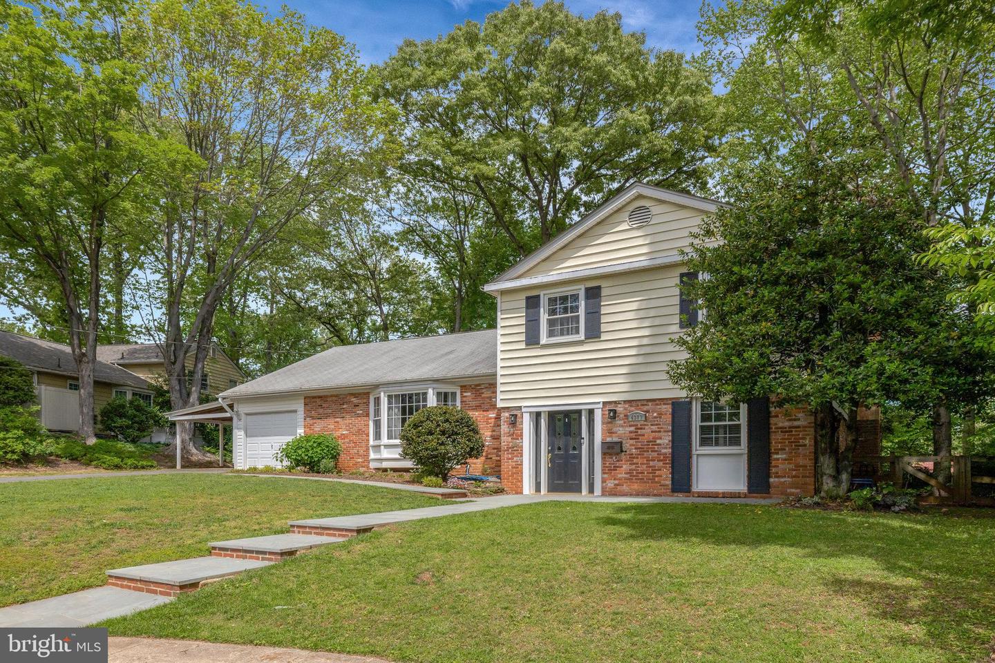 4303 S VALIANT CT, ANNANDALE, Virginia 22003, 5 Bedrooms Bedrooms, ,2 BathroomsBathrooms,Residential,For sale,4303 S VALIANT CT,VAFX2237188 MLS # VAFX2237188