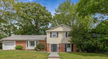 4303 S VALIANT CT, ANNANDALE, Virginia 22003, 5 Bedrooms Bedrooms, ,2 BathroomsBathrooms,Residential,For sale,4303 S VALIANT CT,VAFX2237188 MLS # VAFX2237188