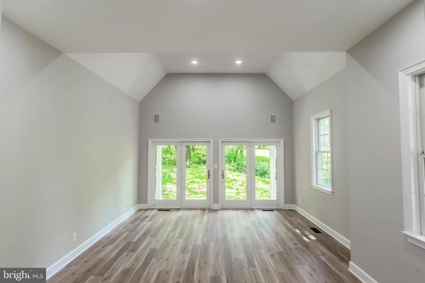 898 GOLDEN ARROW ST, GREAT FALLS, Virginia 22066, 4 Bedrooms Bedrooms, ,3 BathroomsBathrooms,Residential,For sale,898 GOLDEN ARROW ST,VAFX2237386 MLS # VAFX2237386