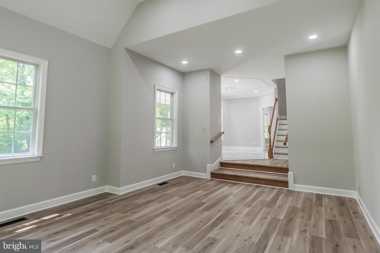 898 GOLDEN ARROW ST, GREAT FALLS, Virginia 22066, 4 Bedrooms Bedrooms, ,3 BathroomsBathrooms,Residential,For sale,898 GOLDEN ARROW ST,VAFX2237386 MLS # VAFX2237386