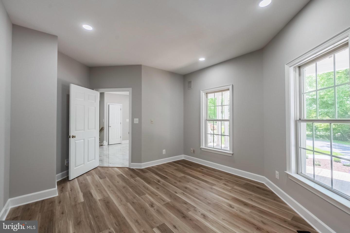 898 GOLDEN ARROW ST, GREAT FALLS, Virginia 22066, 4 Bedrooms Bedrooms, ,3 BathroomsBathrooms,Residential,For sale,898 GOLDEN ARROW ST,VAFX2237386 MLS # VAFX2237386