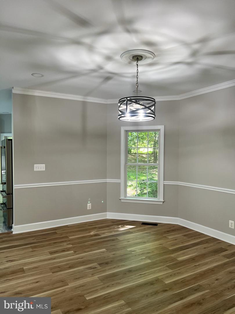 898 GOLDEN ARROW ST, GREAT FALLS, Virginia 22066, 4 Bedrooms Bedrooms, ,3 BathroomsBathrooms,Residential,For sale,898 GOLDEN ARROW ST,VAFX2237386 MLS # VAFX2237386