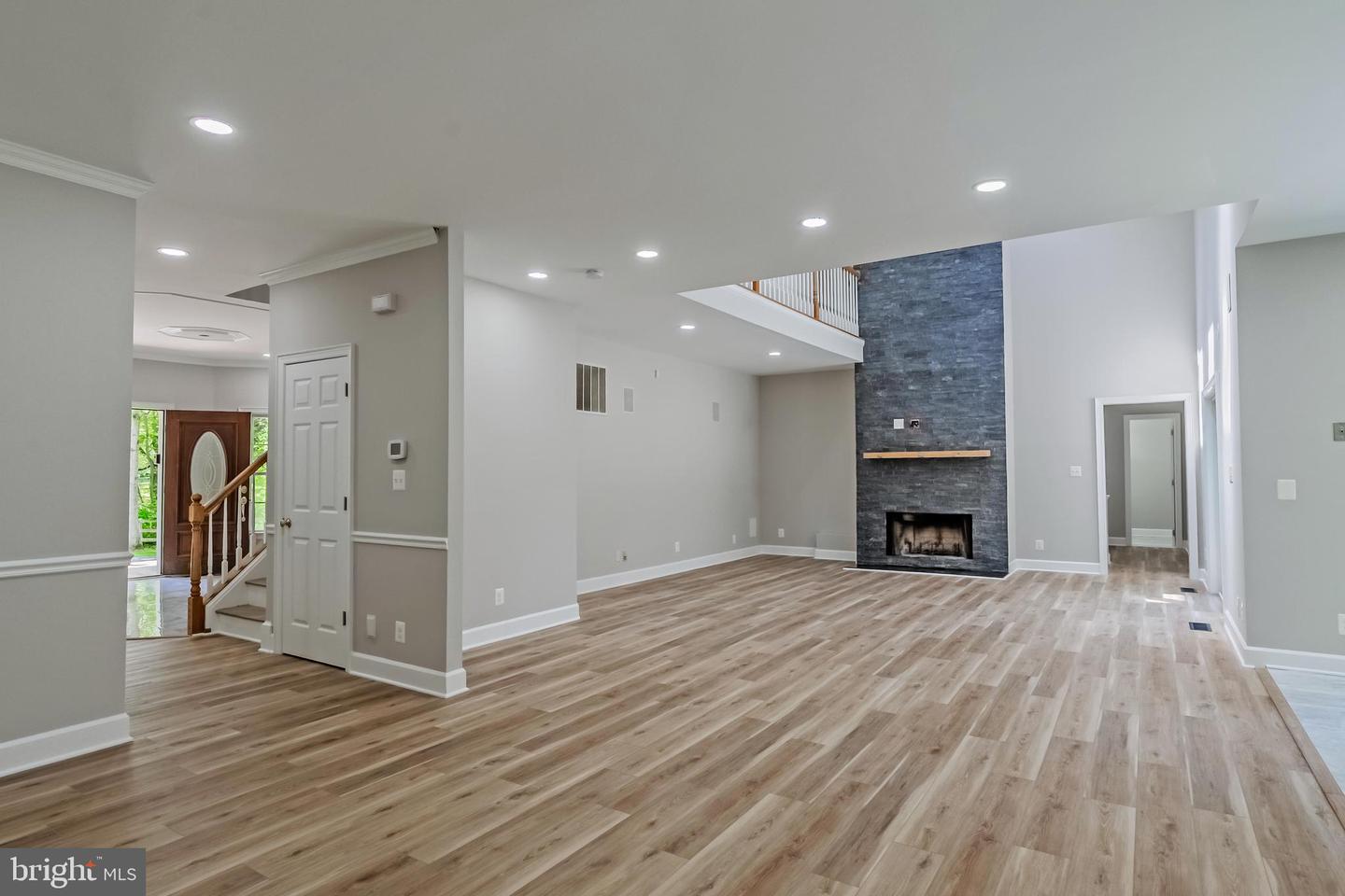898 GOLDEN ARROW ST, GREAT FALLS, Virginia 22066, 4 Bedrooms Bedrooms, ,3 BathroomsBathrooms,Residential,For sale,898 GOLDEN ARROW ST,VAFX2237386 MLS # VAFX2237386