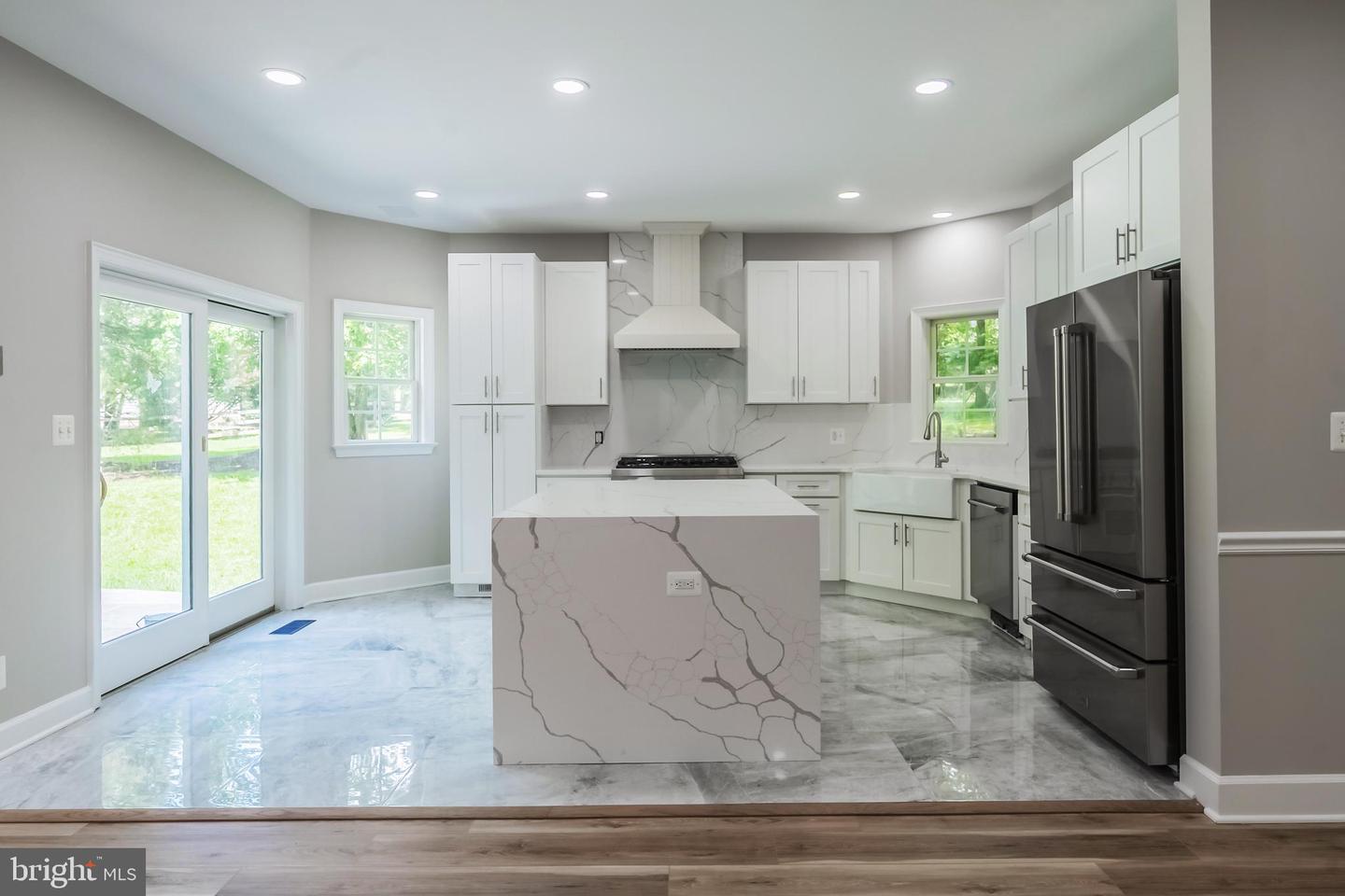 898 GOLDEN ARROW ST, GREAT FALLS, Virginia 22066, 4 Bedrooms Bedrooms, ,3 BathroomsBathrooms,Residential,For sale,898 GOLDEN ARROW ST,VAFX2237386 MLS # VAFX2237386