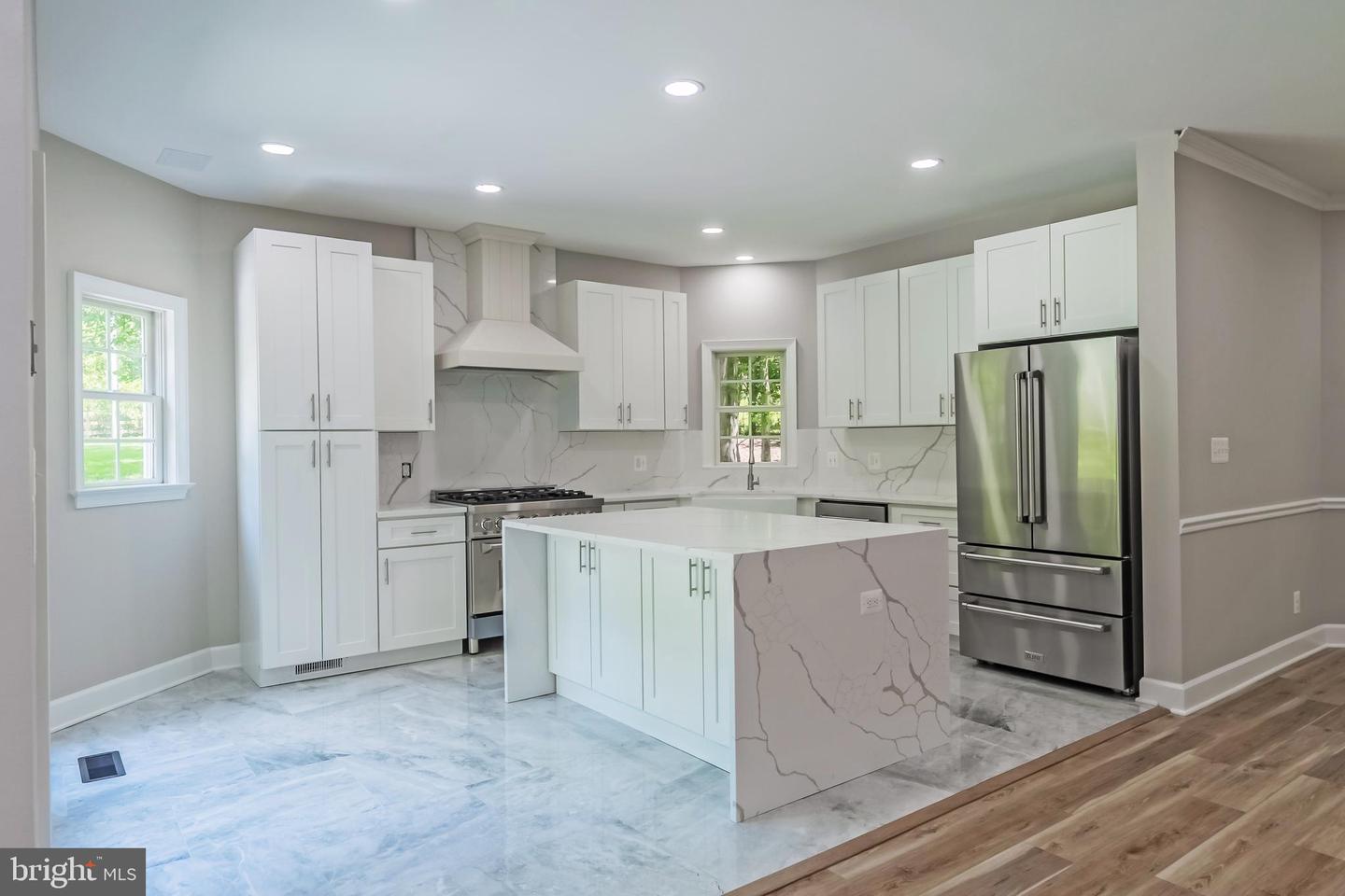 898 GOLDEN ARROW ST, GREAT FALLS, Virginia 22066, 4 Bedrooms Bedrooms, ,3 BathroomsBathrooms,Residential,For sale,898 GOLDEN ARROW ST,VAFX2237386 MLS # VAFX2237386