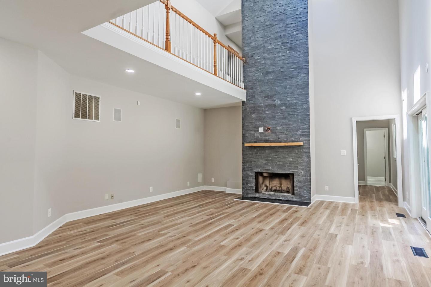 898 GOLDEN ARROW ST, GREAT FALLS, Virginia 22066, 4 Bedrooms Bedrooms, ,3 BathroomsBathrooms,Residential,For sale,898 GOLDEN ARROW ST,VAFX2237386 MLS # VAFX2237386