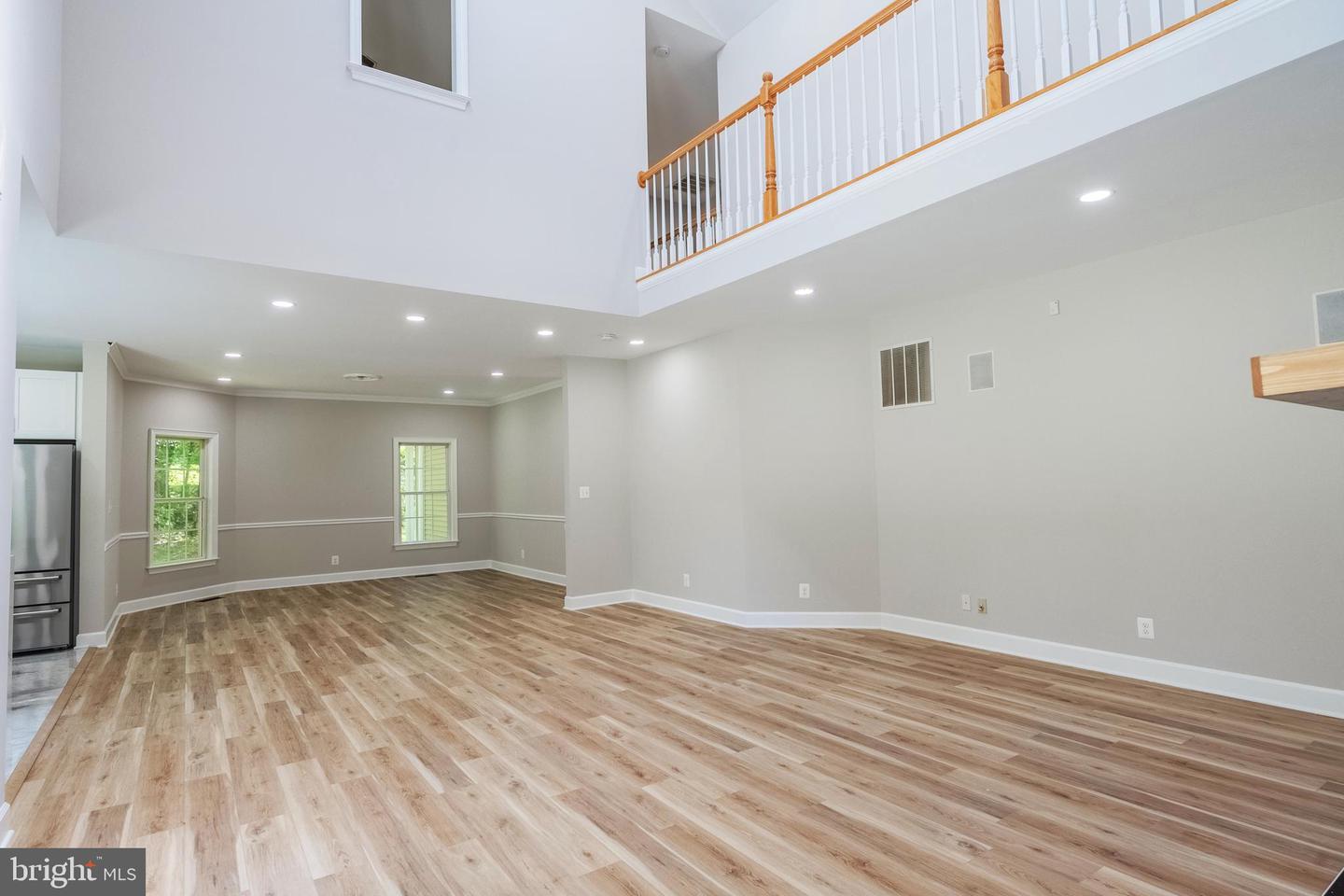 898 GOLDEN ARROW ST, GREAT FALLS, Virginia 22066, 4 Bedrooms Bedrooms, ,3 BathroomsBathrooms,Residential,For sale,898 GOLDEN ARROW ST,VAFX2237386 MLS # VAFX2237386