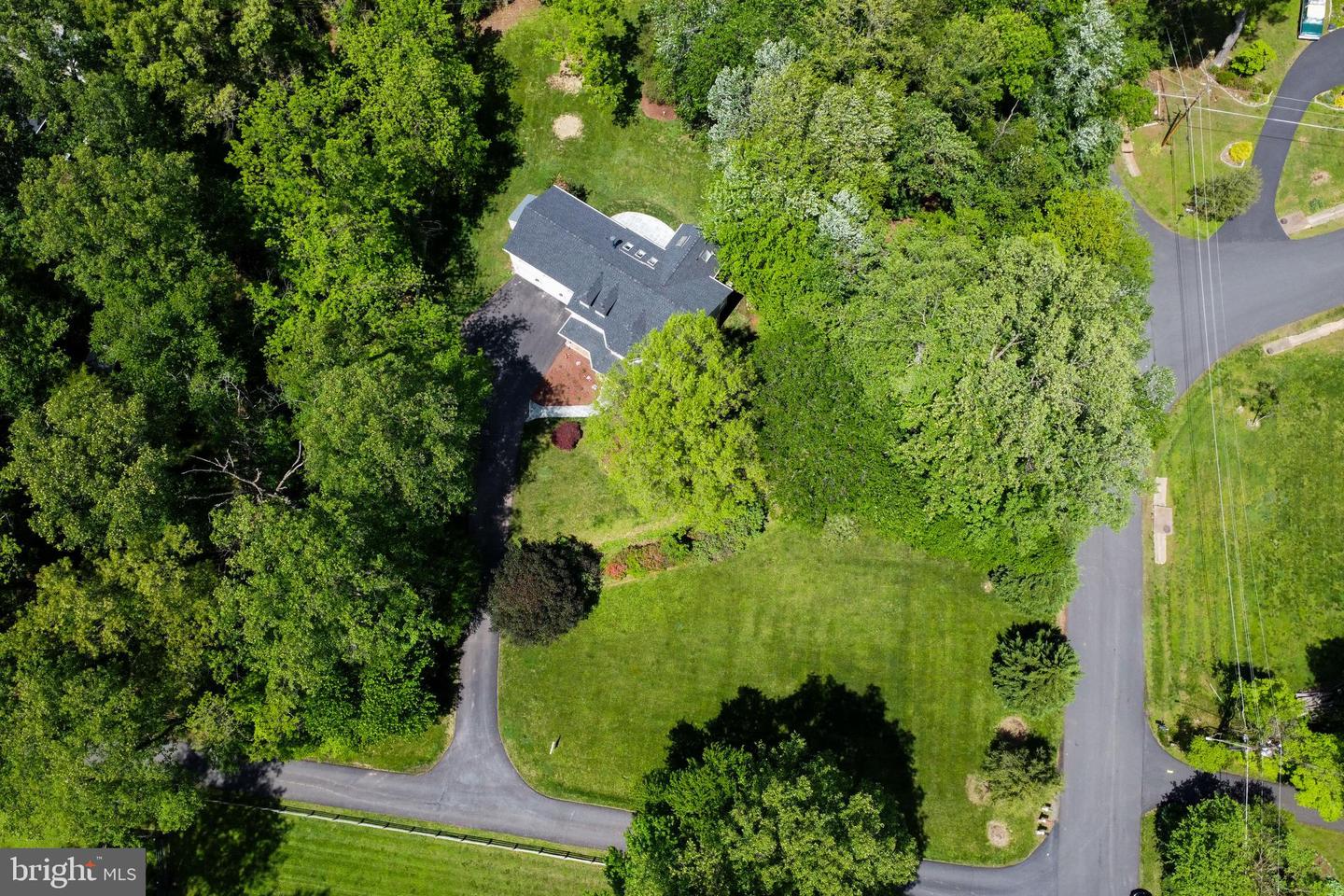 898 GOLDEN ARROW ST, GREAT FALLS, Virginia 22066, 4 Bedrooms Bedrooms, ,3 BathroomsBathrooms,Residential,For sale,898 GOLDEN ARROW ST,VAFX2237386 MLS # VAFX2237386