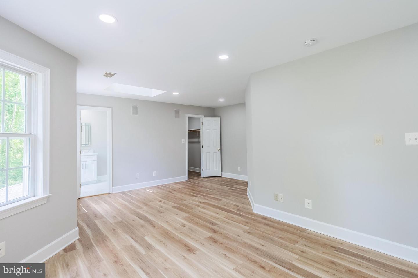 898 GOLDEN ARROW ST, GREAT FALLS, Virginia 22066, 4 Bedrooms Bedrooms, ,3 BathroomsBathrooms,Residential,For sale,898 GOLDEN ARROW ST,VAFX2237386 MLS # VAFX2237386