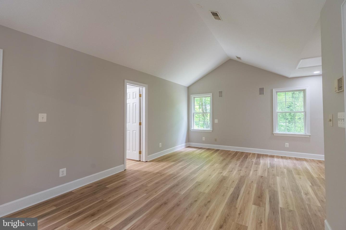 898 GOLDEN ARROW ST, GREAT FALLS, Virginia 22066, 4 Bedrooms Bedrooms, ,3 BathroomsBathrooms,Residential,For sale,898 GOLDEN ARROW ST,VAFX2237386 MLS # VAFX2237386