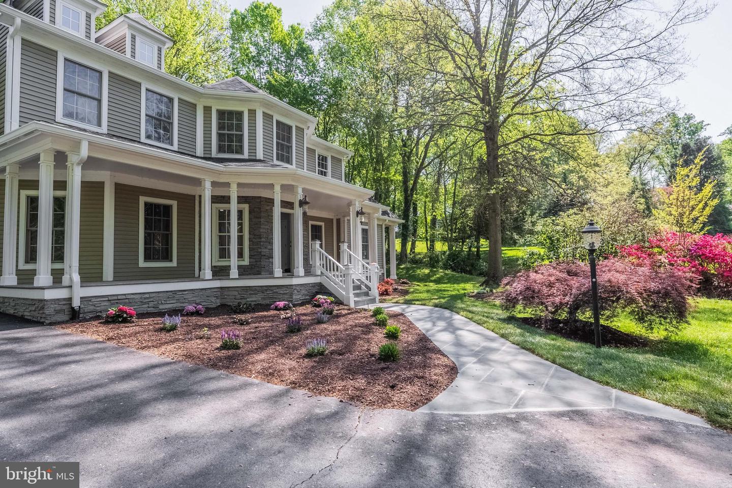 898 GOLDEN ARROW ST, GREAT FALLS, Virginia 22066, 4 Bedrooms Bedrooms, ,3 BathroomsBathrooms,Residential,For sale,898 GOLDEN ARROW ST,VAFX2237386 MLS # VAFX2237386