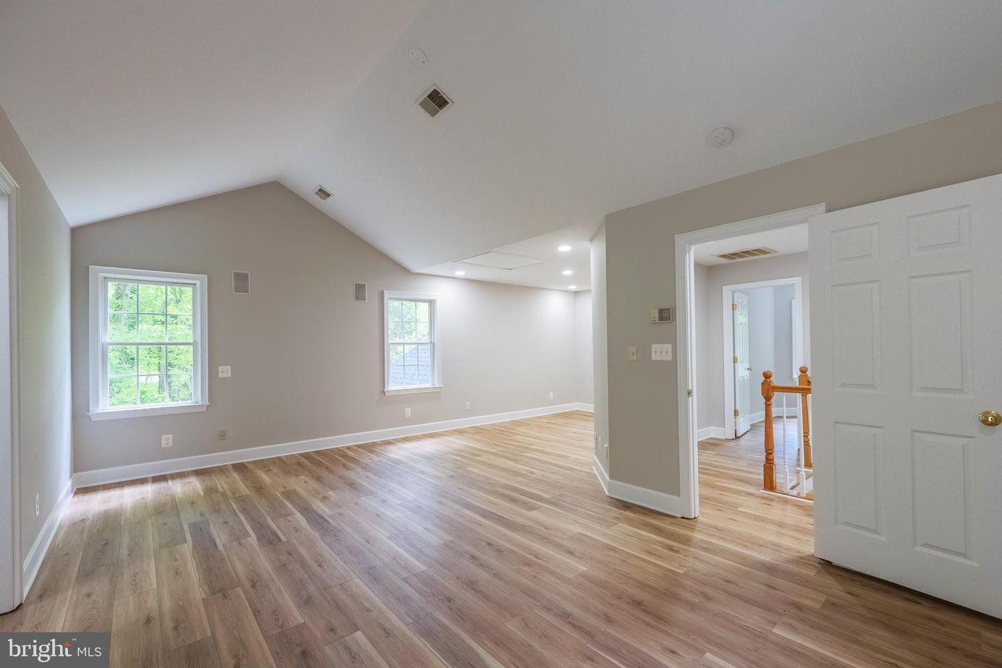 898 GOLDEN ARROW ST, GREAT FALLS, Virginia 22066, 4 Bedrooms Bedrooms, ,3 BathroomsBathrooms,Residential,For sale,898 GOLDEN ARROW ST,VAFX2237386 MLS # VAFX2237386