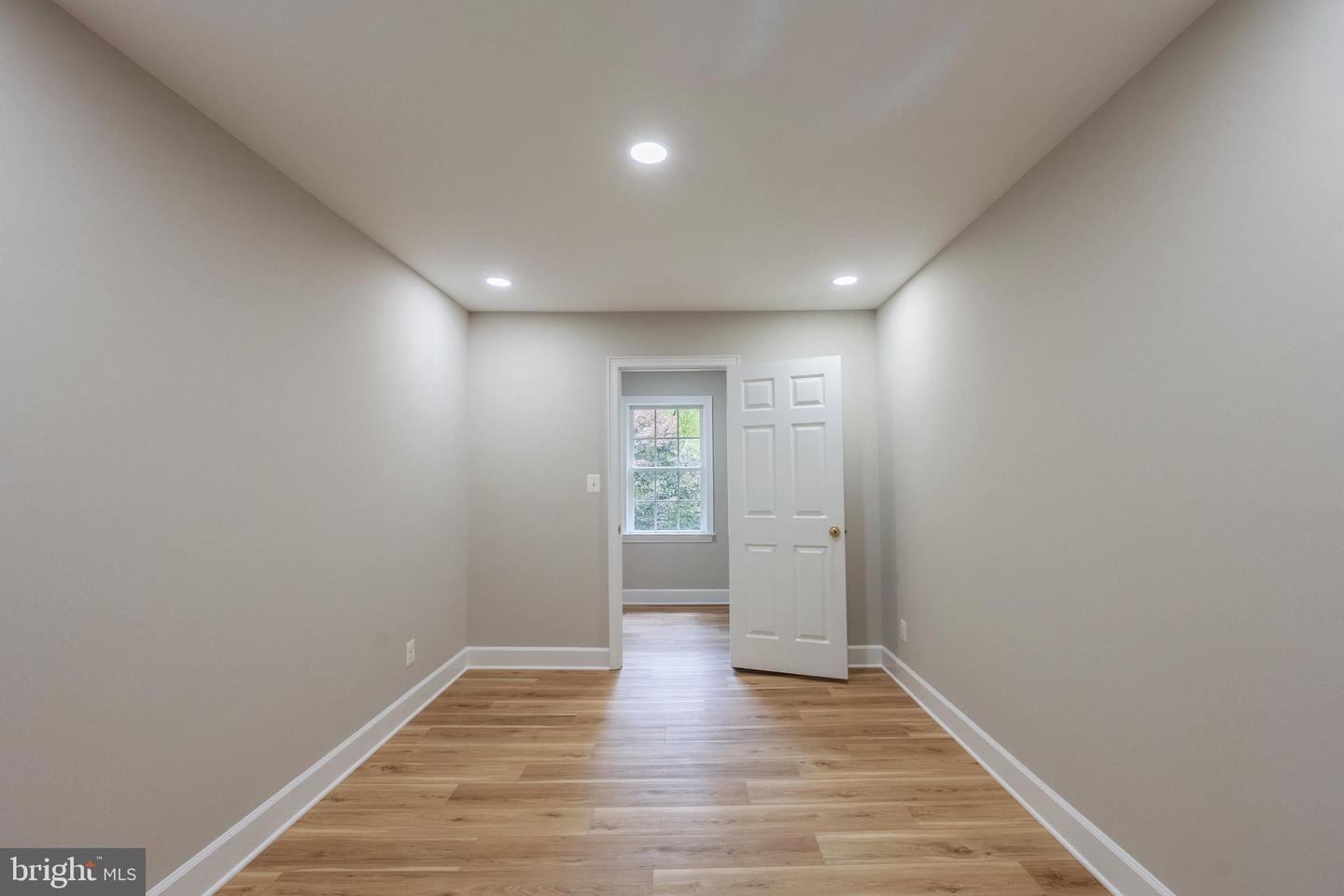 898 GOLDEN ARROW ST, GREAT FALLS, Virginia 22066, 4 Bedrooms Bedrooms, ,3 BathroomsBathrooms,Residential,For sale,898 GOLDEN ARROW ST,VAFX2237386 MLS # VAFX2237386