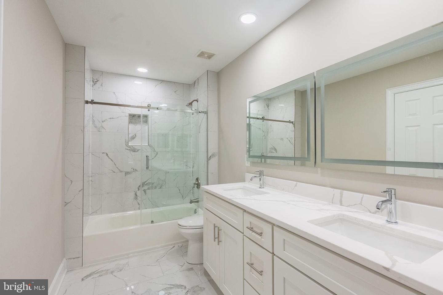 898 GOLDEN ARROW ST, GREAT FALLS, Virginia 22066, 4 Bedrooms Bedrooms, ,3 BathroomsBathrooms,Residential,For sale,898 GOLDEN ARROW ST,VAFX2237386 MLS # VAFX2237386