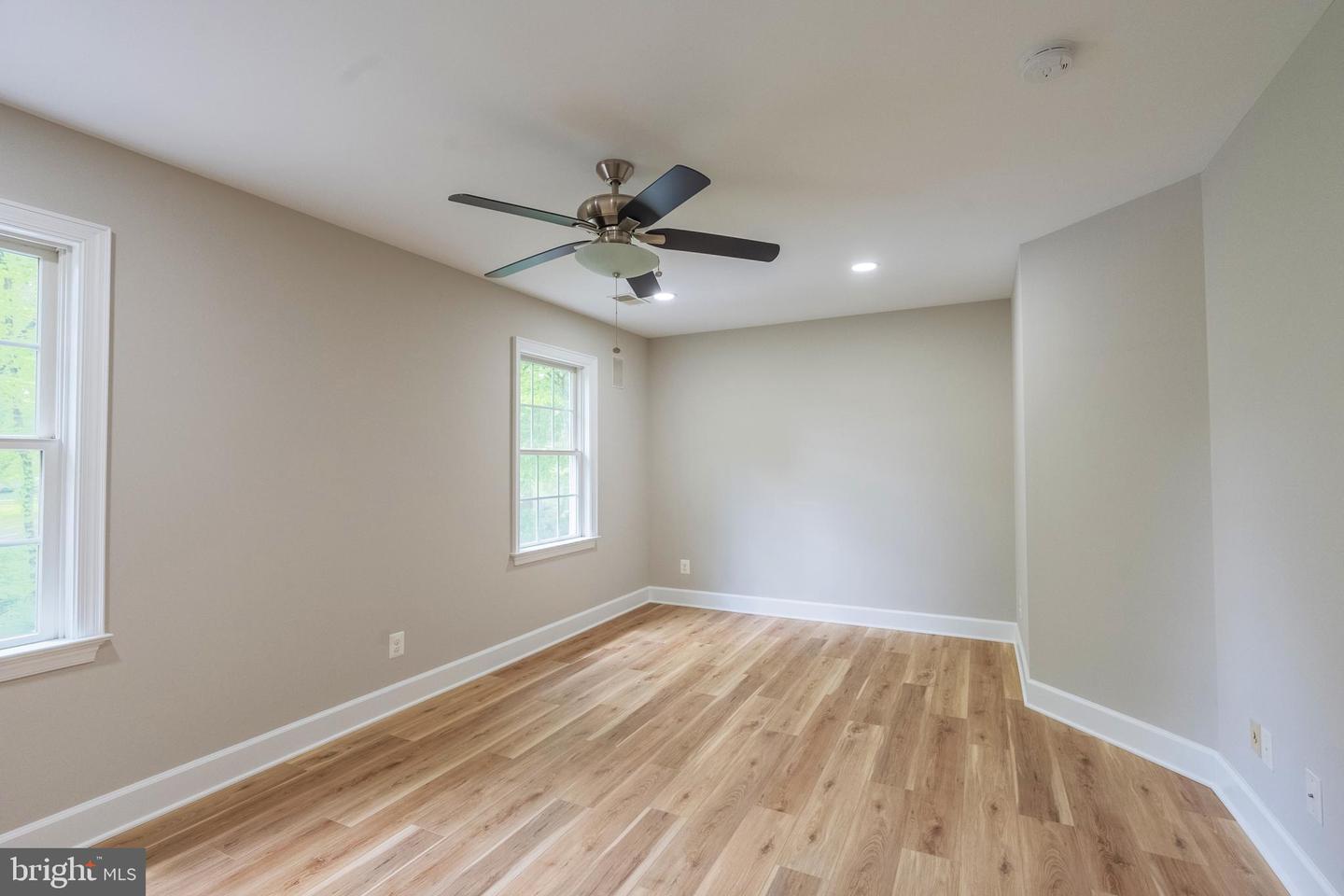 898 GOLDEN ARROW ST, GREAT FALLS, Virginia 22066, 4 Bedrooms Bedrooms, ,3 BathroomsBathrooms,Residential,For sale,898 GOLDEN ARROW ST,VAFX2237386 MLS # VAFX2237386