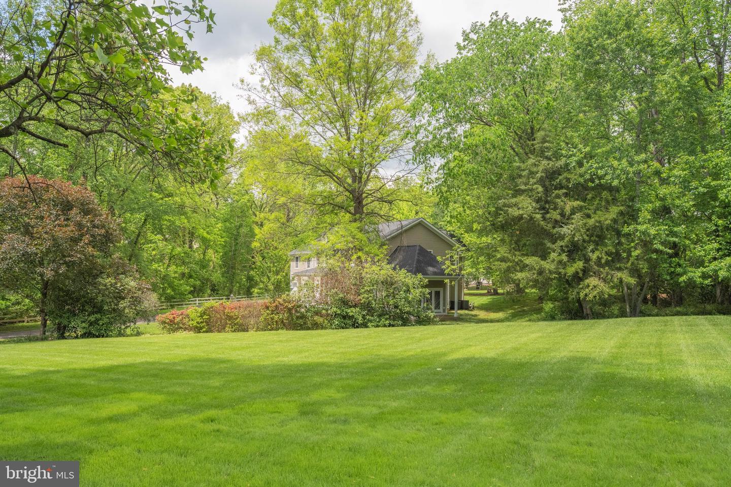 898 GOLDEN ARROW ST, GREAT FALLS, Virginia 22066, 4 Bedrooms Bedrooms, ,3 BathroomsBathrooms,Residential,For sale,898 GOLDEN ARROW ST,VAFX2237386 MLS # VAFX2237386