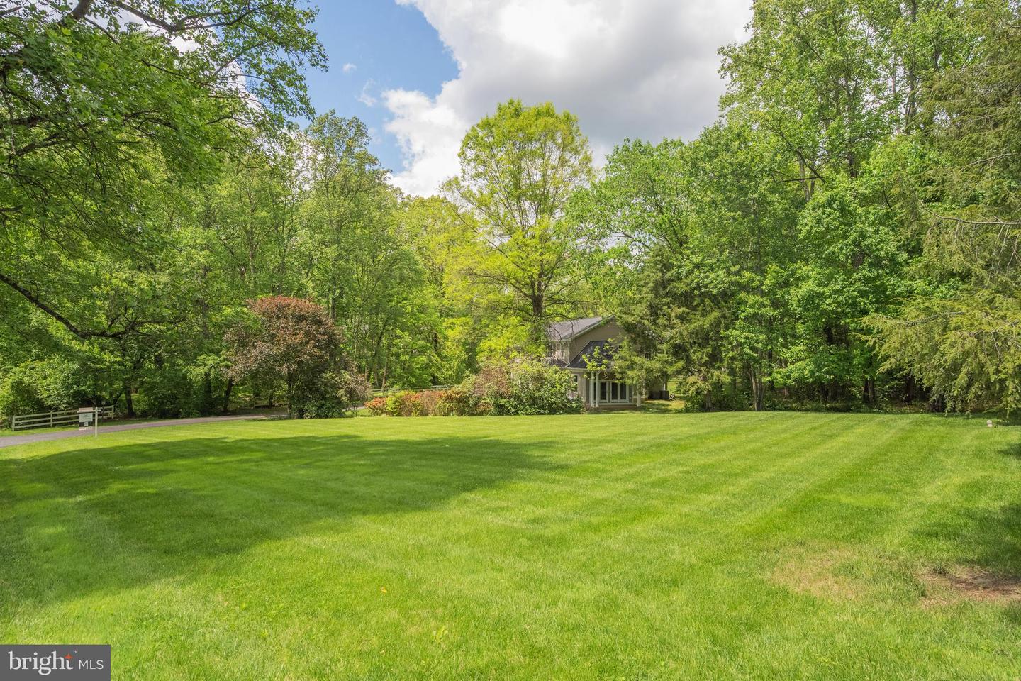 898 GOLDEN ARROW ST, GREAT FALLS, Virginia 22066, 4 Bedrooms Bedrooms, ,3 BathroomsBathrooms,Residential,For sale,898 GOLDEN ARROW ST,VAFX2237386 MLS # VAFX2237386
