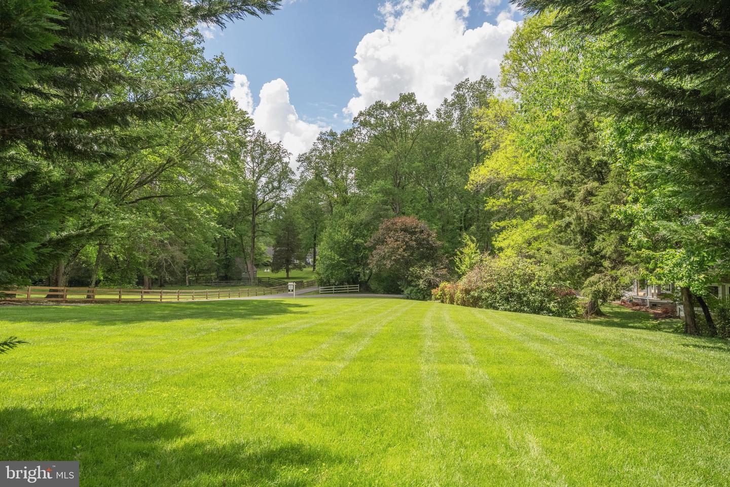 898 GOLDEN ARROW ST, GREAT FALLS, Virginia 22066, 4 Bedrooms Bedrooms, ,3 BathroomsBathrooms,Residential,For sale,898 GOLDEN ARROW ST,VAFX2237386 MLS # VAFX2237386