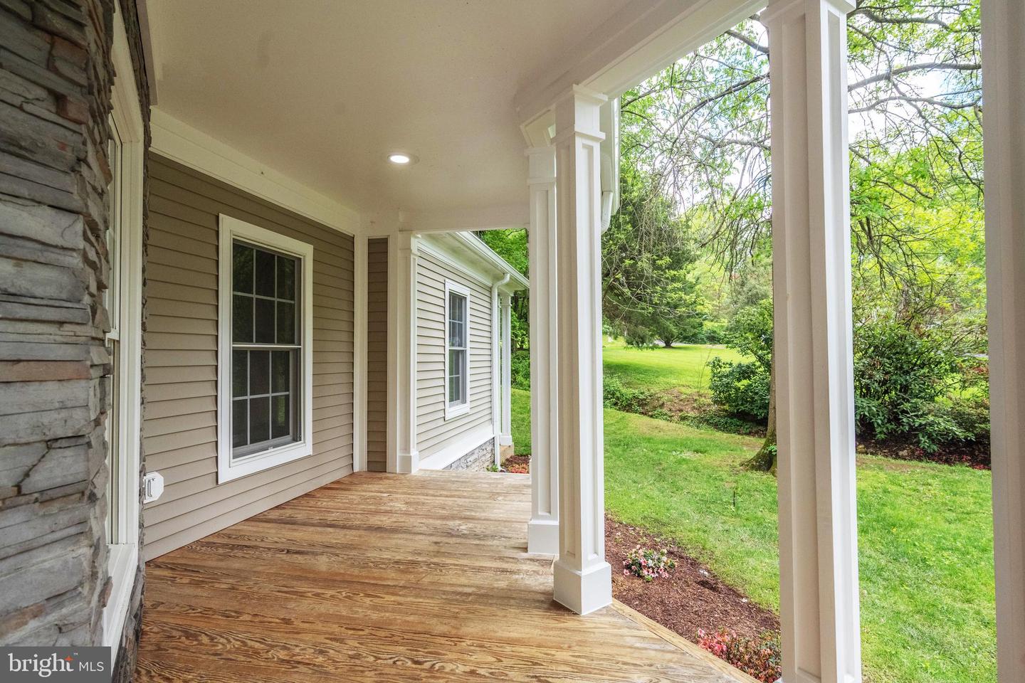 898 GOLDEN ARROW ST, GREAT FALLS, Virginia 22066, 4 Bedrooms Bedrooms, ,3 BathroomsBathrooms,Residential,For sale,898 GOLDEN ARROW ST,VAFX2237386 MLS # VAFX2237386