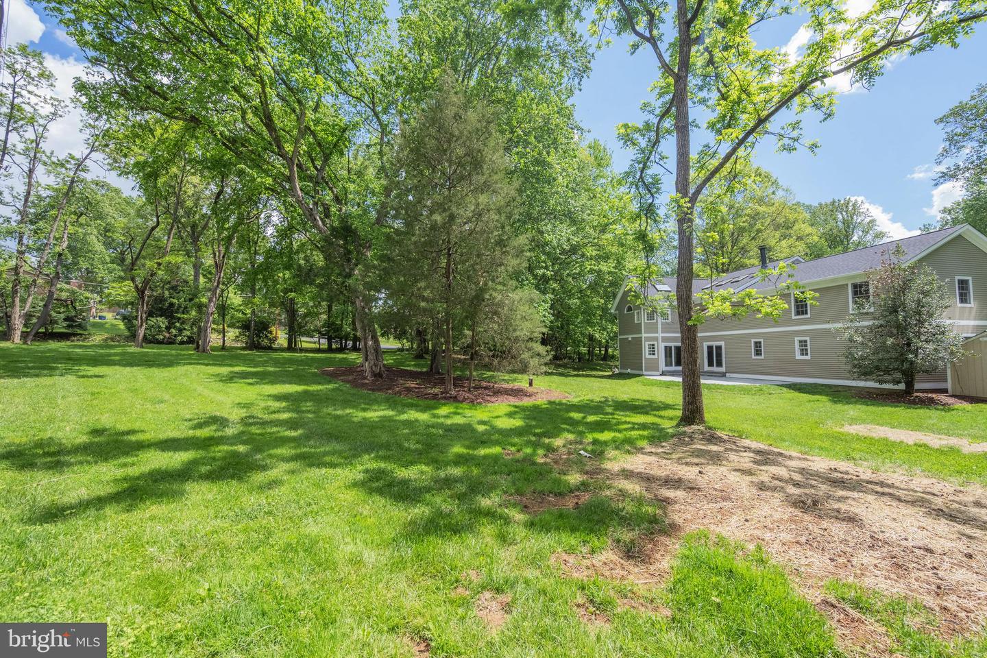 898 GOLDEN ARROW ST, GREAT FALLS, Virginia 22066, 4 Bedrooms Bedrooms, ,3 BathroomsBathrooms,Residential,For sale,898 GOLDEN ARROW ST,VAFX2237386 MLS # VAFX2237386