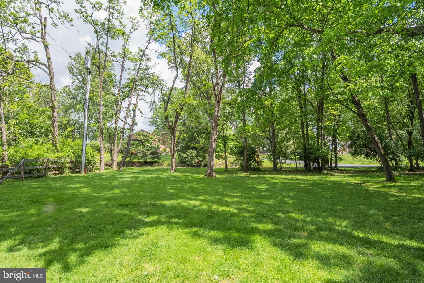 898 GOLDEN ARROW ST, GREAT FALLS, Virginia 22066, 4 Bedrooms Bedrooms, ,3 BathroomsBathrooms,Residential,For sale,898 GOLDEN ARROW ST,VAFX2237386 MLS # VAFX2237386