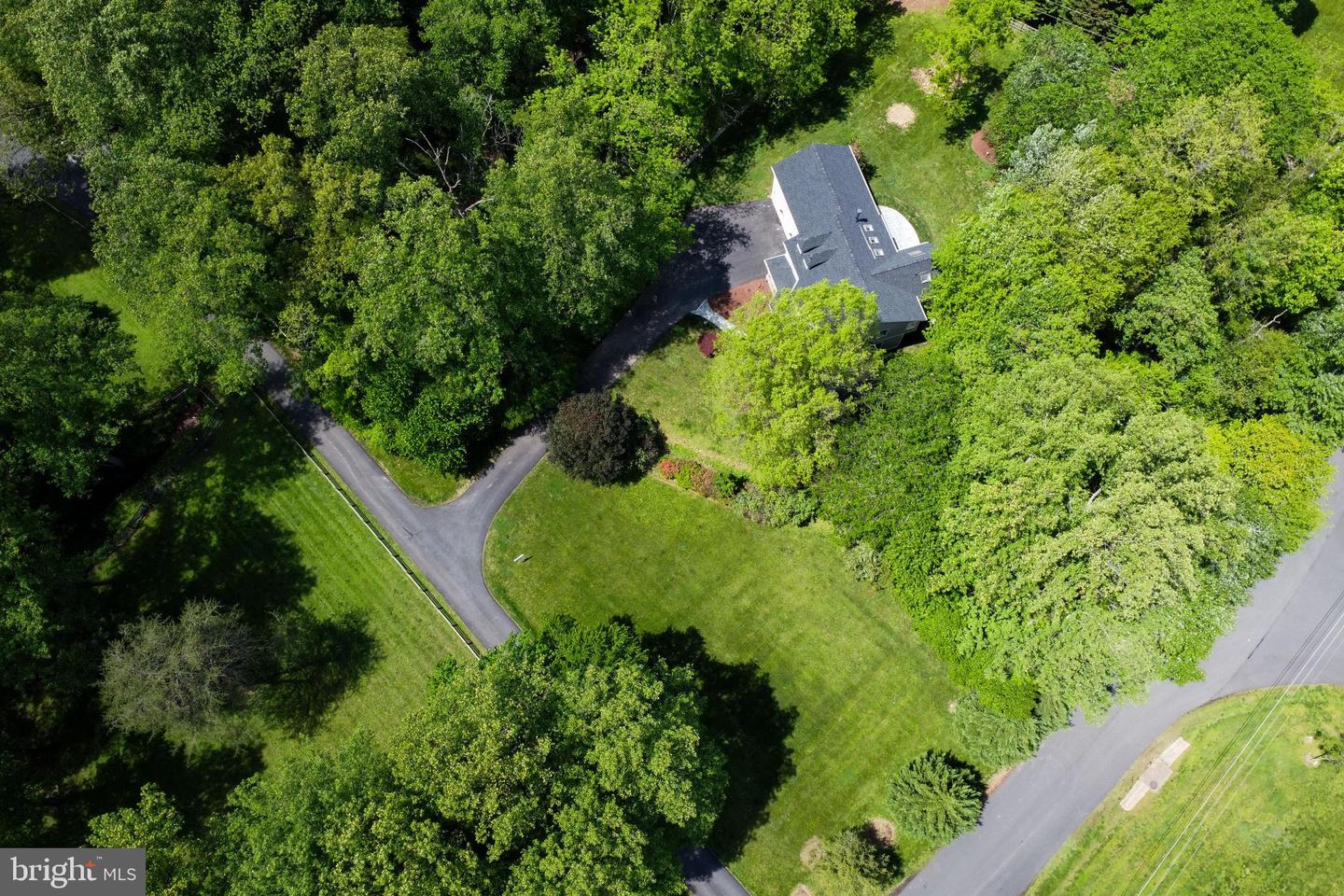 898 GOLDEN ARROW ST, GREAT FALLS, Virginia 22066, 4 Bedrooms Bedrooms, ,3 BathroomsBathrooms,Residential,For sale,898 GOLDEN ARROW ST,VAFX2237386 MLS # VAFX2237386