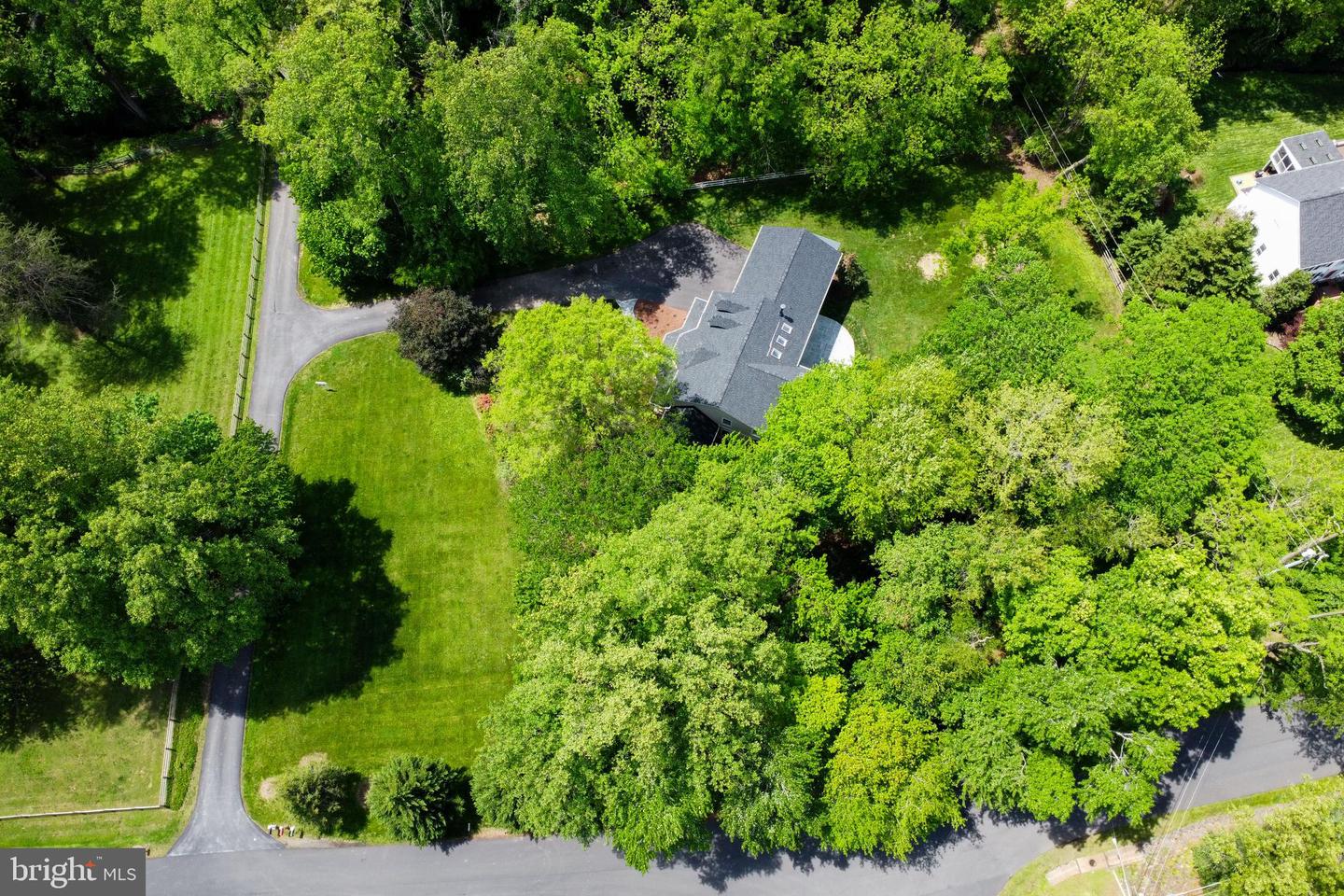 898 GOLDEN ARROW ST, GREAT FALLS, Virginia 22066, 4 Bedrooms Bedrooms, ,3 BathroomsBathrooms,Residential,For sale,898 GOLDEN ARROW ST,VAFX2237386 MLS # VAFX2237386