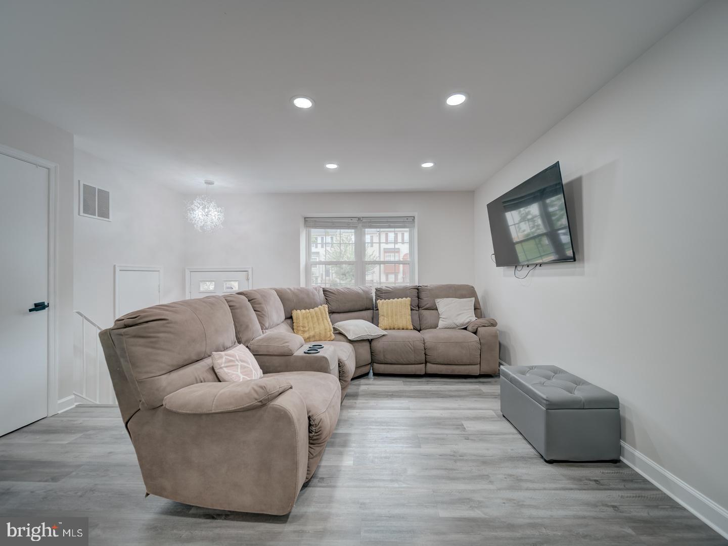 1941 WINSLOW CT, WOODBRIDGE, Virginia 22191, 4 Bedrooms Bedrooms, ,3 BathroomsBathrooms,Residential,For sale,1941 WINSLOW CT,VAPW2093424 MLS # VAPW2093424