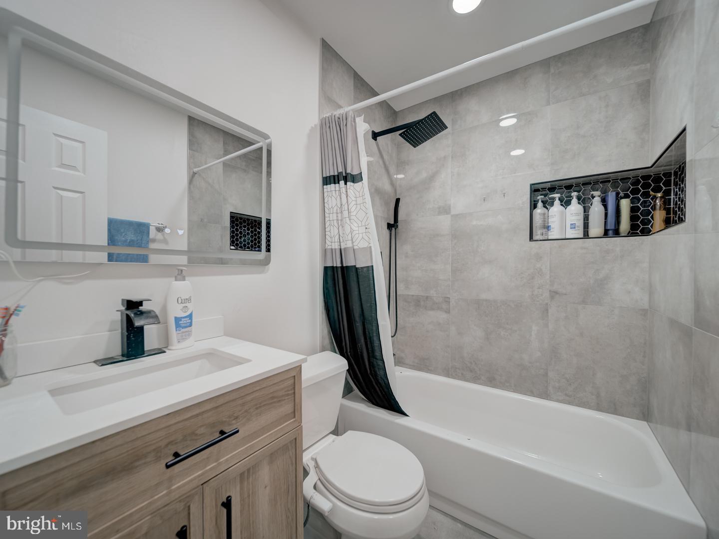 1941 WINSLOW CT, WOODBRIDGE, Virginia 22191, 4 Bedrooms Bedrooms, ,3 BathroomsBathrooms,Residential,For sale,1941 WINSLOW CT,VAPW2093424 MLS # VAPW2093424
