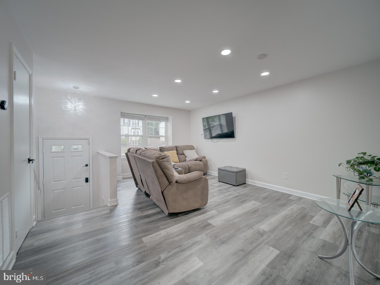1941 WINSLOW CT, WOODBRIDGE, Virginia 22191, 4 Bedrooms Bedrooms, ,3 BathroomsBathrooms,Residential,For sale,1941 WINSLOW CT,VAPW2093424 MLS # VAPW2093424