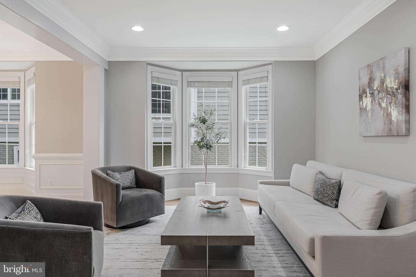 6912 WILLOW ST, FALLS CHURCH, Virginia 22046, 7 Bedrooms Bedrooms, ,5 BathroomsBathrooms,Residential,For sale,6912 WILLOW ST,VAFX2237746 MLS # VAFX2237746