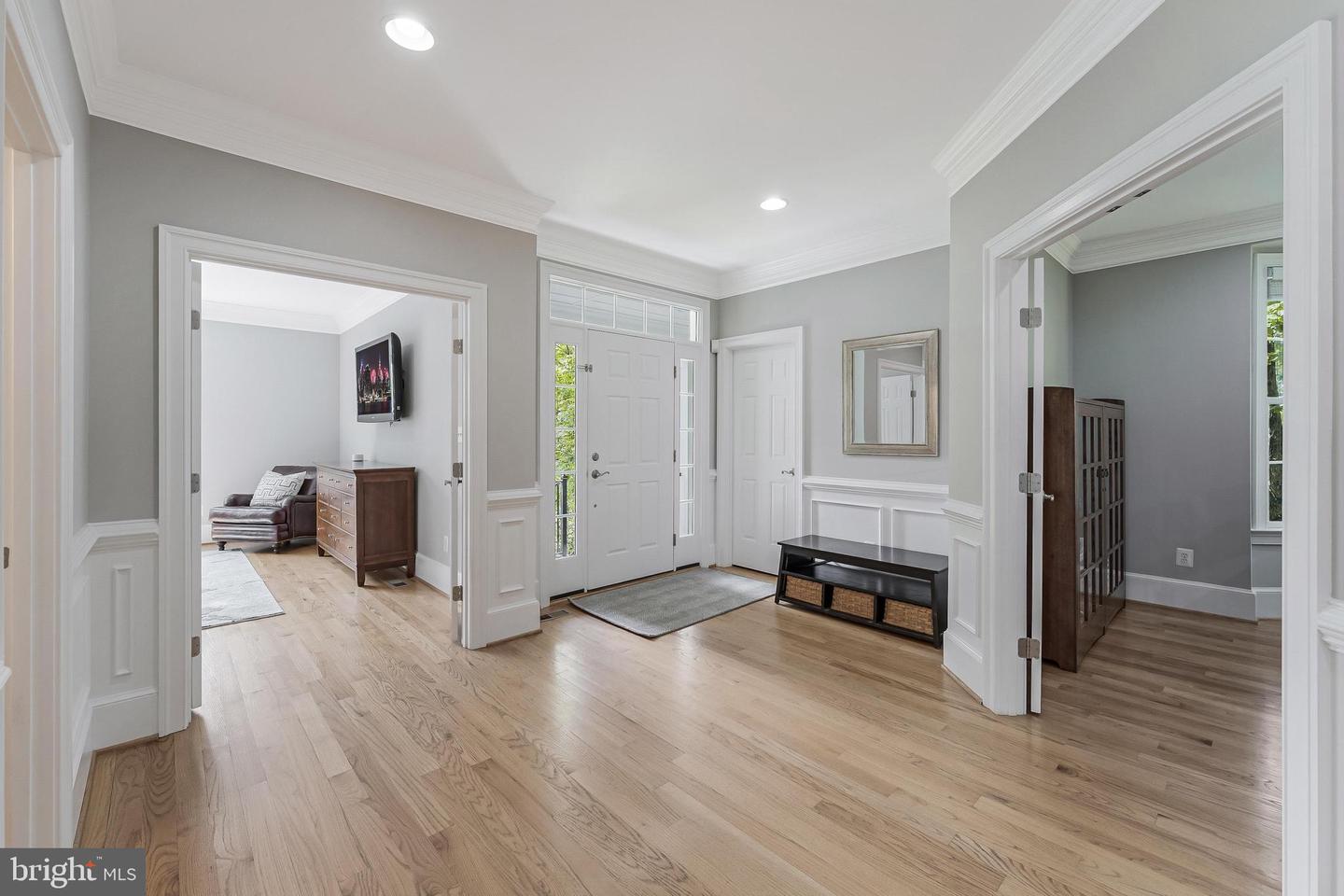6912 WILLOW ST, FALLS CHURCH, Virginia 22046, 7 Bedrooms Bedrooms, ,5 BathroomsBathrooms,Residential,For sale,6912 WILLOW ST,VAFX2237746 MLS # VAFX2237746