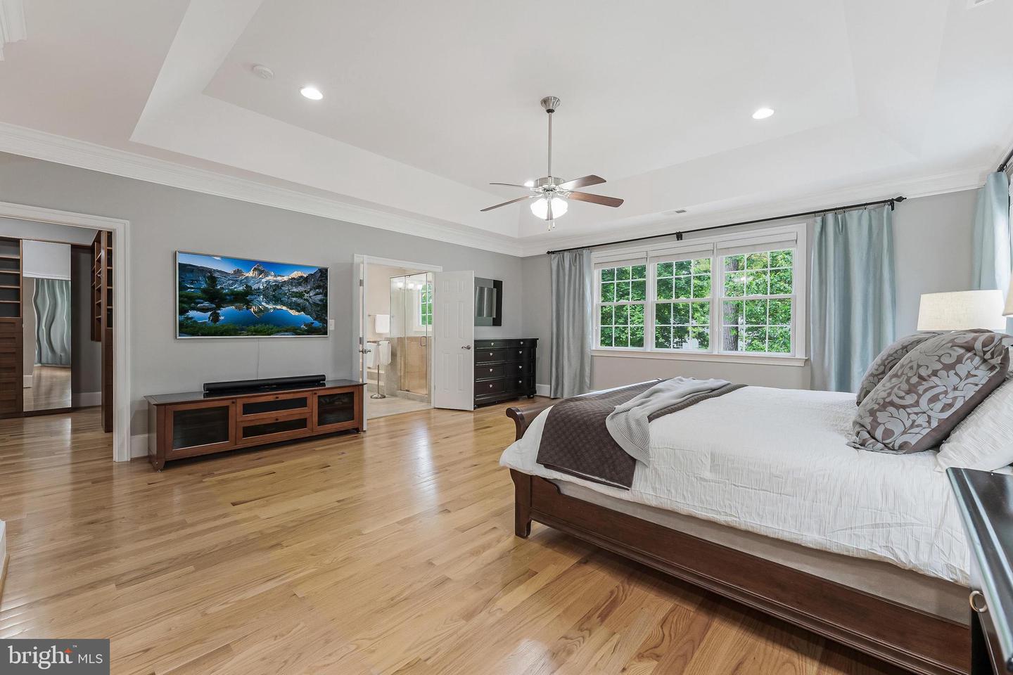 6912 WILLOW ST, FALLS CHURCH, Virginia 22046, 7 Bedrooms Bedrooms, ,5 BathroomsBathrooms,Residential,For sale,6912 WILLOW ST,VAFX2237746 MLS # VAFX2237746