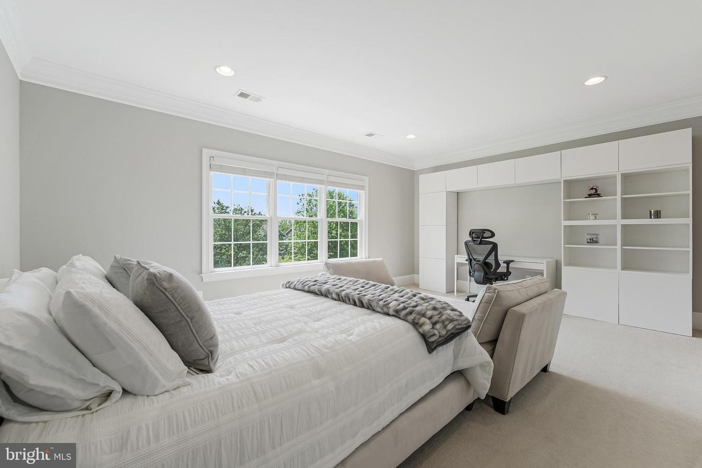 6912 WILLOW ST, FALLS CHURCH, Virginia 22046, 7 Bedrooms Bedrooms, ,5 BathroomsBathrooms,Residential,For sale,6912 WILLOW ST,VAFX2237746 MLS # VAFX2237746