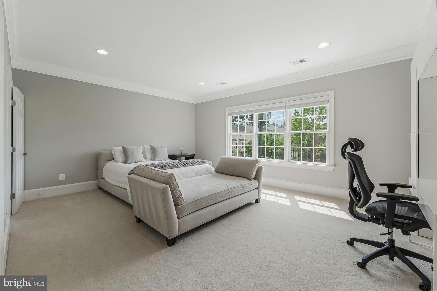 6912 WILLOW ST, FALLS CHURCH, Virginia 22046, 7 Bedrooms Bedrooms, ,5 BathroomsBathrooms,Residential,For sale,6912 WILLOW ST,VAFX2237746 MLS # VAFX2237746
