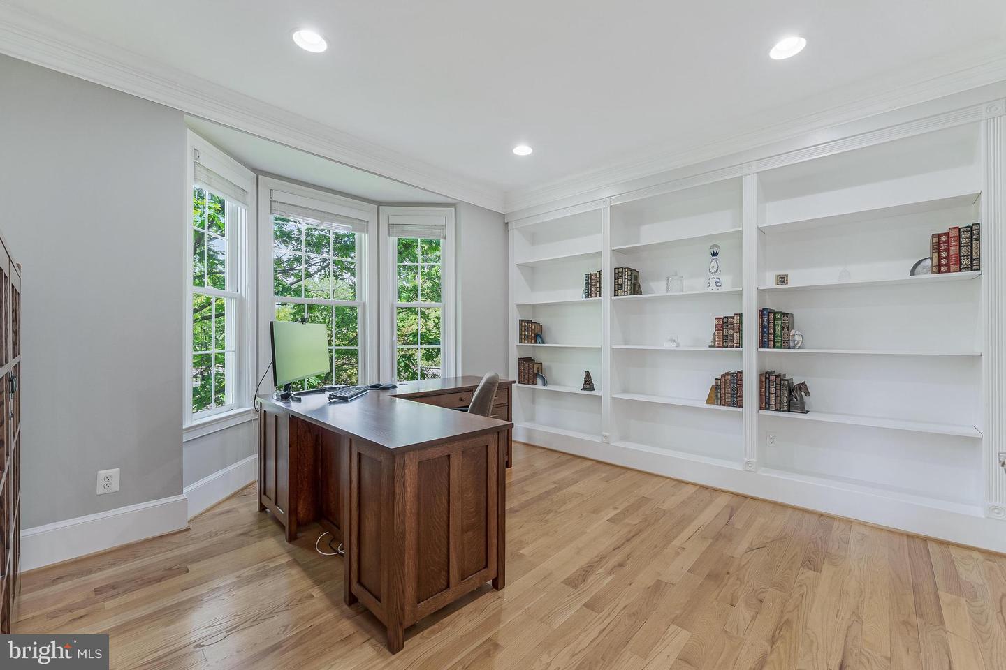 6912 WILLOW ST, FALLS CHURCH, Virginia 22046, 7 Bedrooms Bedrooms, ,5 BathroomsBathrooms,Residential,For sale,6912 WILLOW ST,VAFX2237746 MLS # VAFX2237746