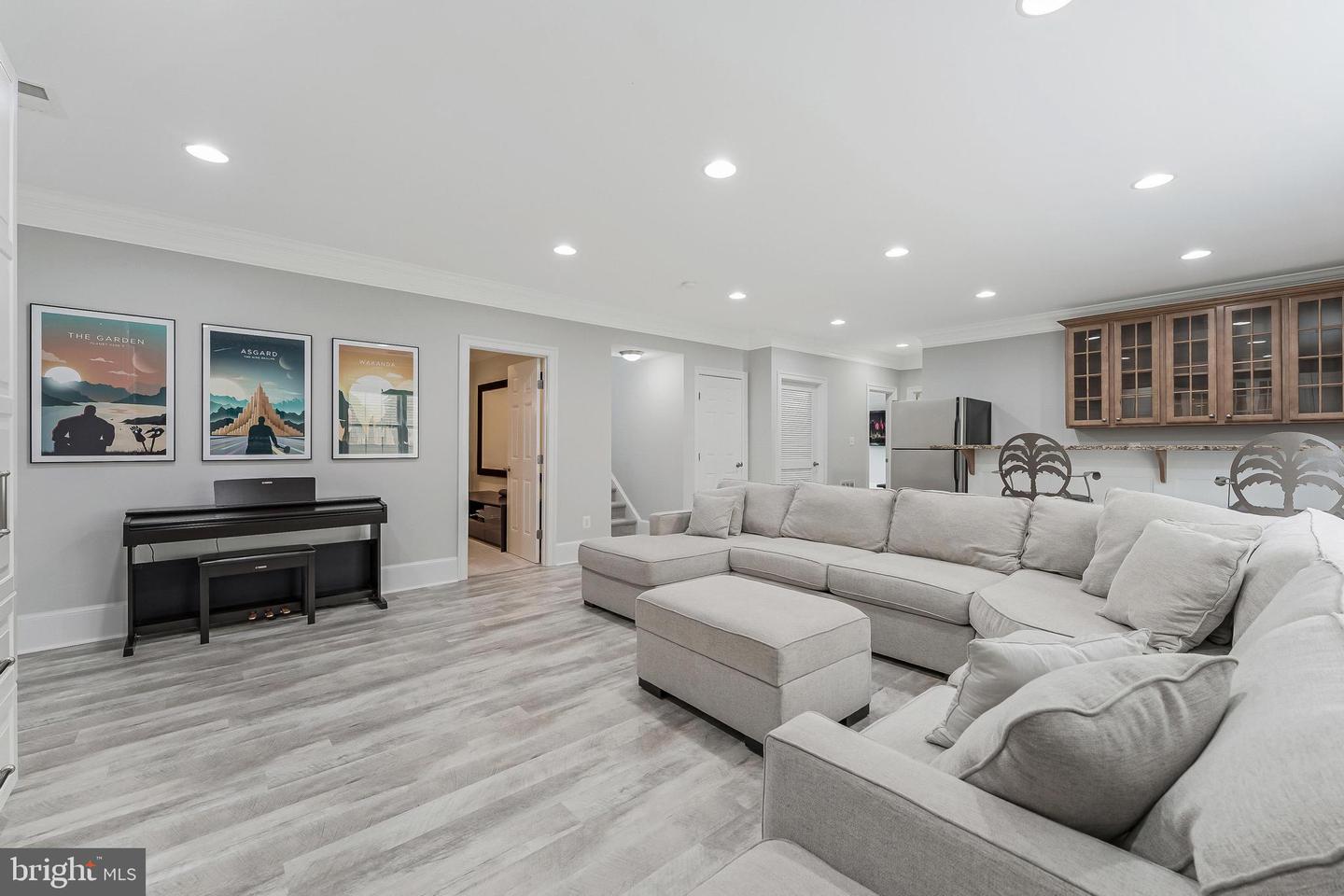 6912 WILLOW ST, FALLS CHURCH, Virginia 22046, 7 Bedrooms Bedrooms, ,5 BathroomsBathrooms,Residential,For sale,6912 WILLOW ST,VAFX2237746 MLS # VAFX2237746